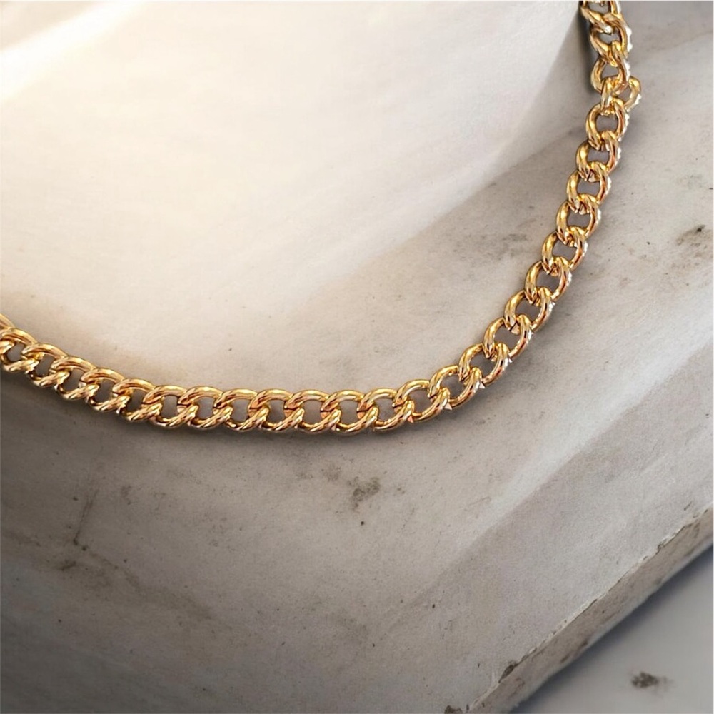 Women’s gold alloy 6.5 inch bracelet with 2 inch extender - Picture 4 of 6